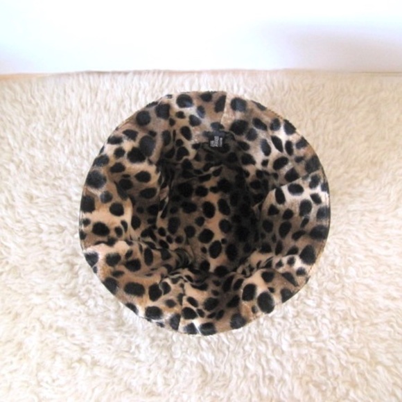 Luana Ferracuti Bucket Hat - Picture 5 of 6